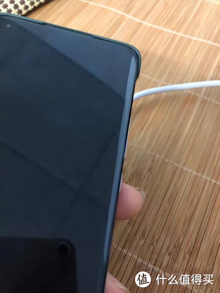 手出汗打游戏用磨砂膜有用吗_玩手机手出汗影响游戏_手机没膜玩游戏老是出汗