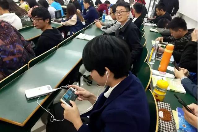 学生上课手机打游戏检讨书_检讨书学生上课玩手机_学生上课手机打游戏检讨书