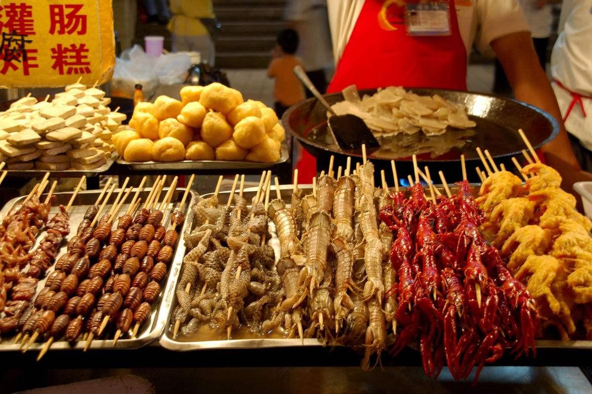 朝阳群众-夜市美食探险：香辣烤串、麻辣烫，让你垂涎欲滴