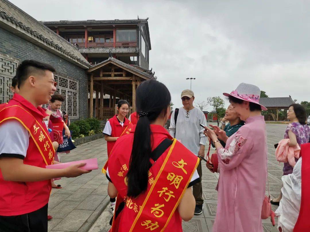 每年的旅游旺季是哪几个月_中国旅游日是每年的几月几日_中国旅游日为每年的