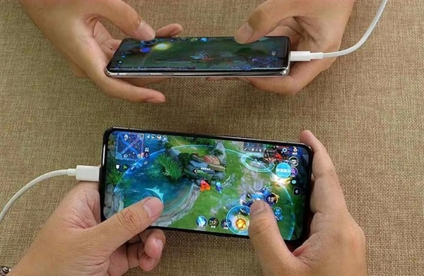 手机玩游戏对电池_手机电池打游戏能用多久_电池玩手机游戏怎么充电